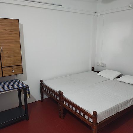 Sajeev Home Stay Cherai Beach ภายนอก รูปภาพ