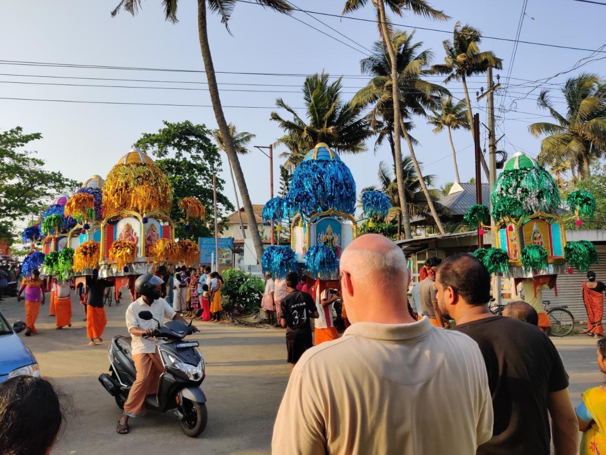 Sajeev Home Stay Cherai Beach ภายนอก รูปภาพ