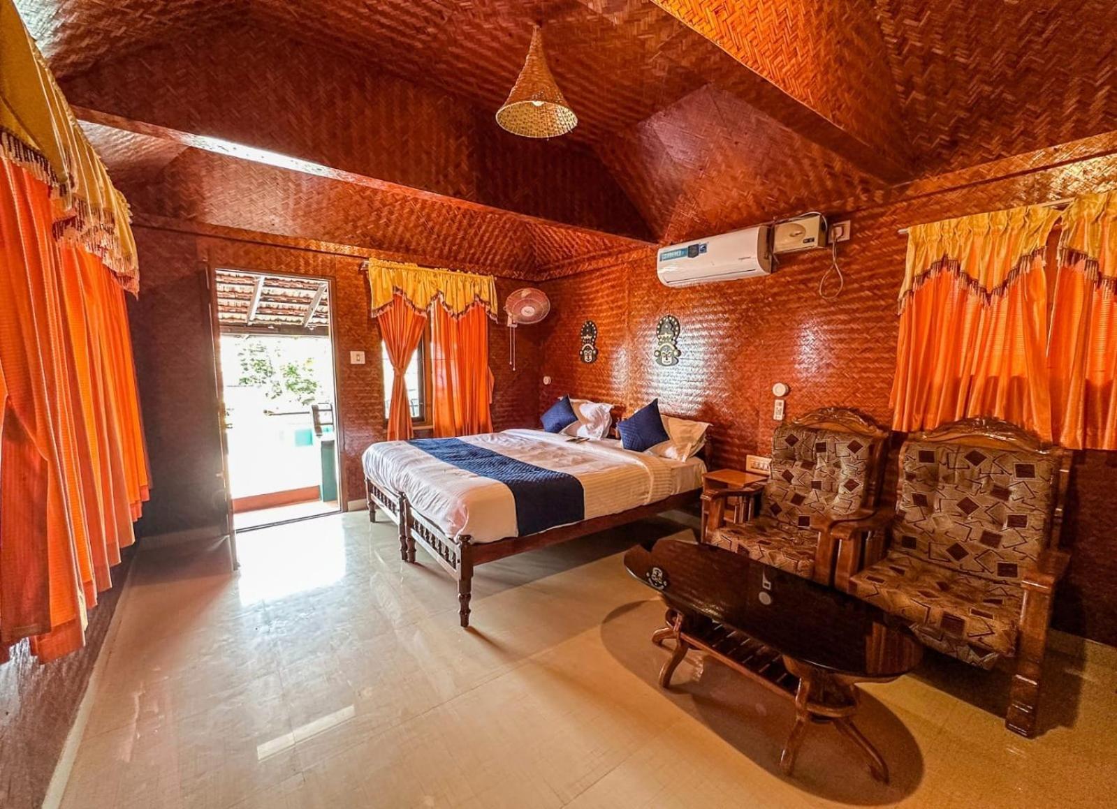 Sajeev Home Stay Cherai Beach ภายนอก รูปภาพ