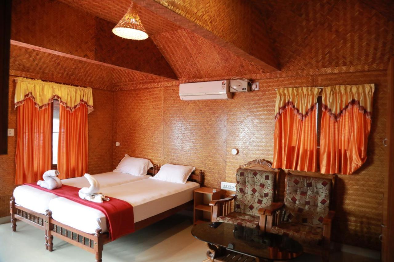 Sajeev Home Stay Cherai Beach ภายนอก รูปภาพ