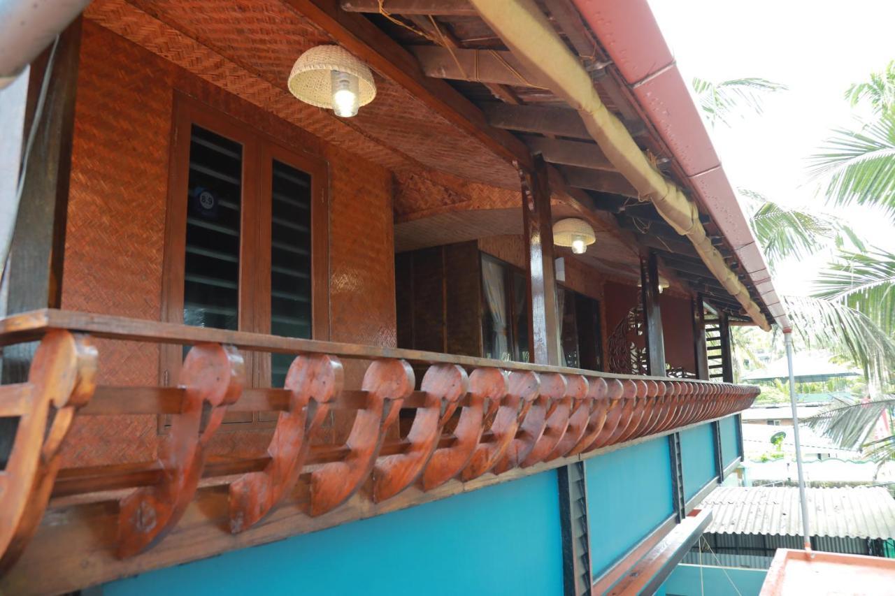 Sajeev Home Stay Cherai Beach ภายนอก รูปภาพ