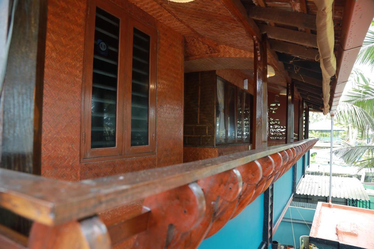 Sajeev Home Stay Cherai Beach ภายนอก รูปภาพ