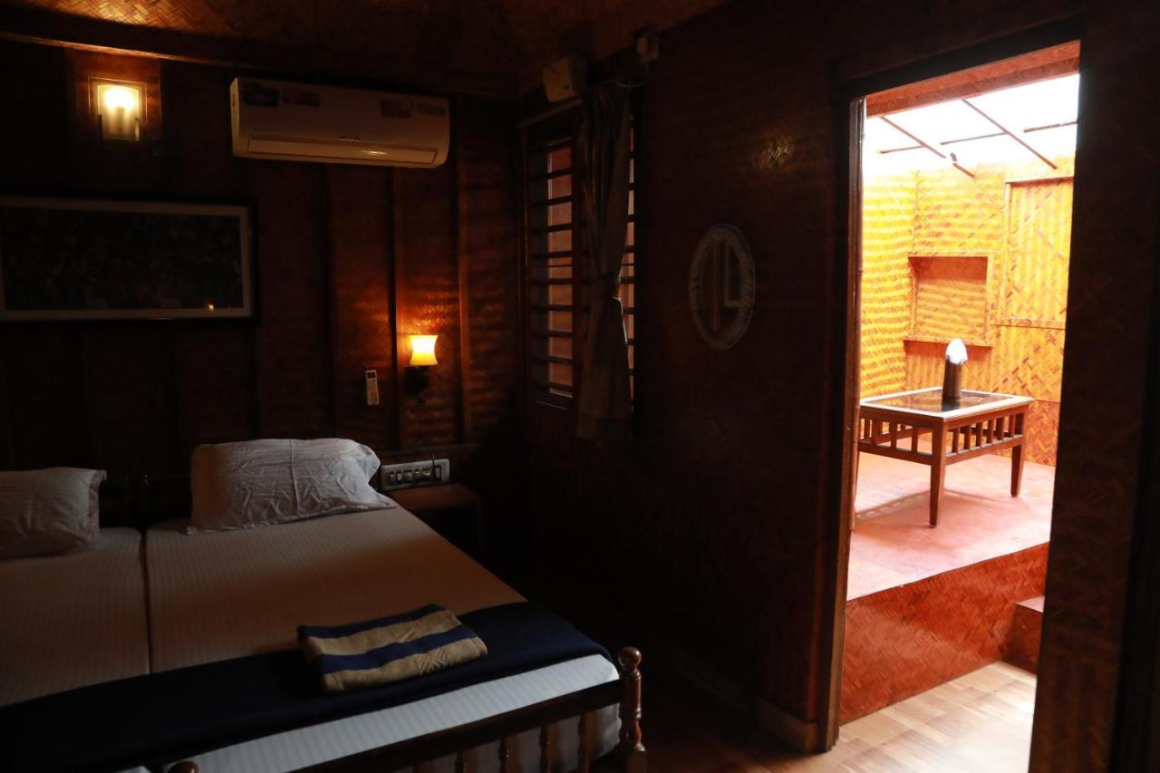 Sajeev Home Stay Cherai Beach ภายนอก รูปภาพ