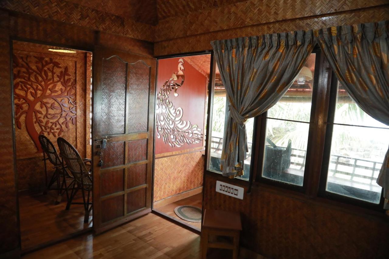 Sajeev Home Stay Cherai Beach ภายนอก รูปภาพ