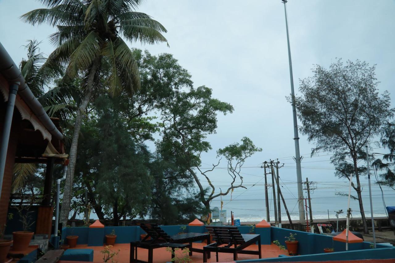 Sajeev Home Stay Cherai Beach ภายนอก รูปภาพ