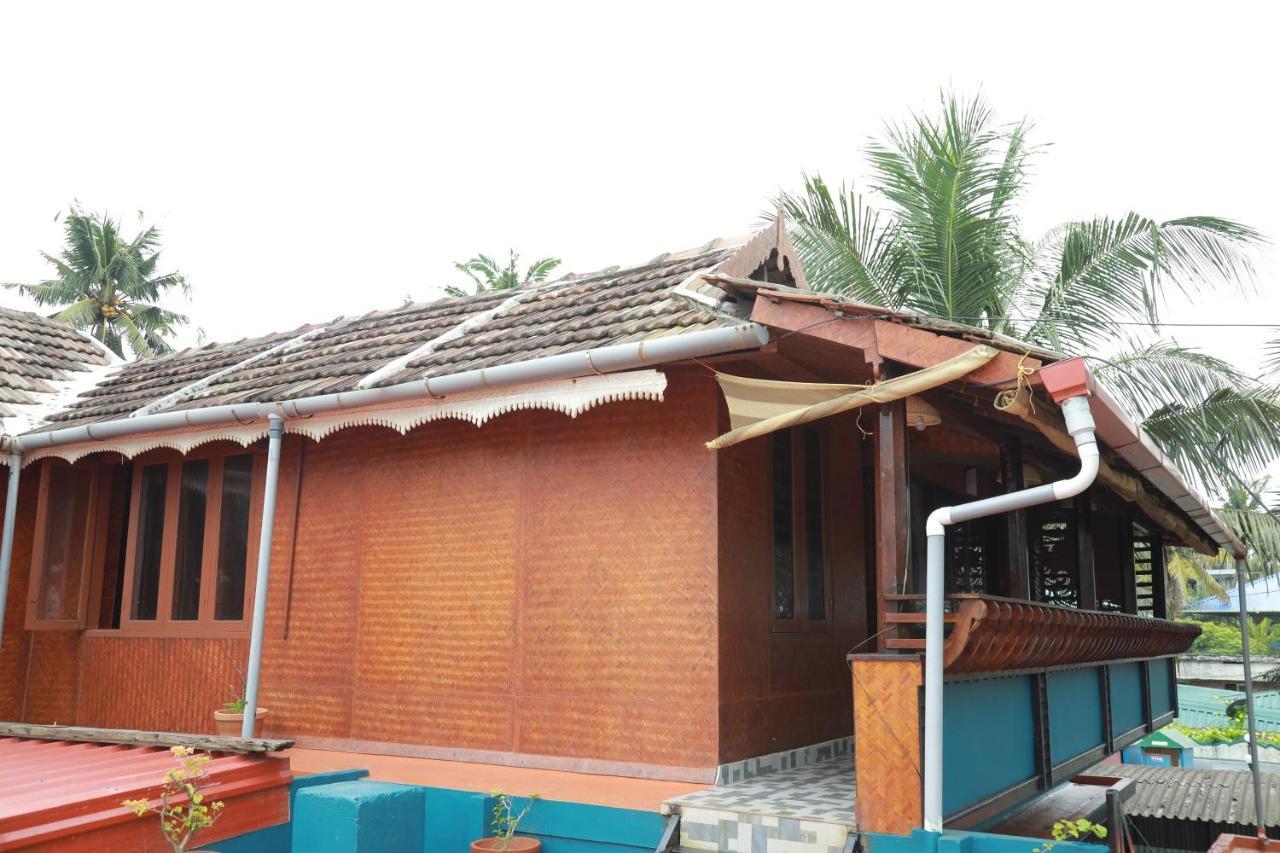 Sajeev Home Stay Cherai Beach ภายนอก รูปภาพ