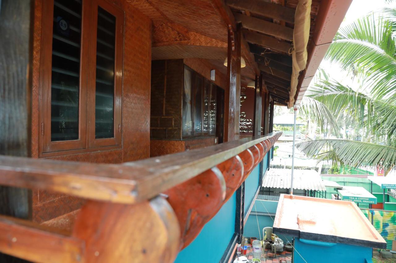Sajeev Home Stay Cherai Beach ภายนอก รูปภาพ